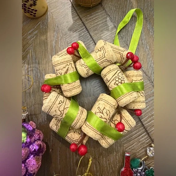 Assorted Wine and Grape Christmas Tree Ornament Set 32 Pieces - Picture 12 of 15